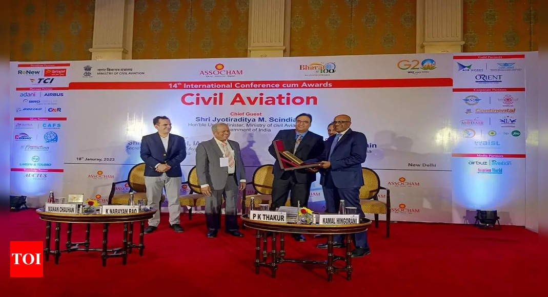 लखनऊ के सीसीएसआईए ने दिल्ली में सर्वश्रेष्ठ क्षेत्रीय हवाई अड्डे का पुरस्कार जीता |  लखनऊ समाचार – टाइम्स ऑफ इंडिया