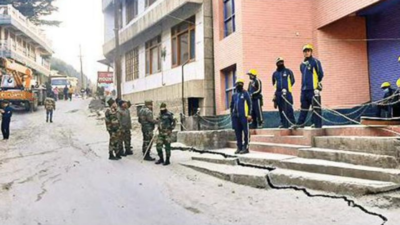 ‘Displaced’ shrink to aid of ‘sinking’ Joshimath’s residents