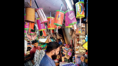 Pune: Citizens puzzled over inaction against manja manufacturers