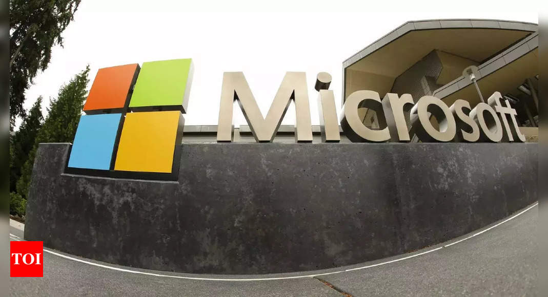 Microsoft firing Microsoft to lay off employees 10,000 jobs globally