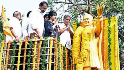 Telugu Desam Party leaders pay rich tributes to NT Ramarao