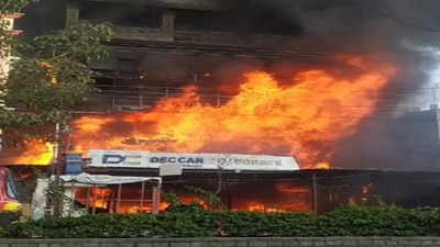 Massive fire breaks out at Ramgopalpet building in Telangana's Secunderabad district