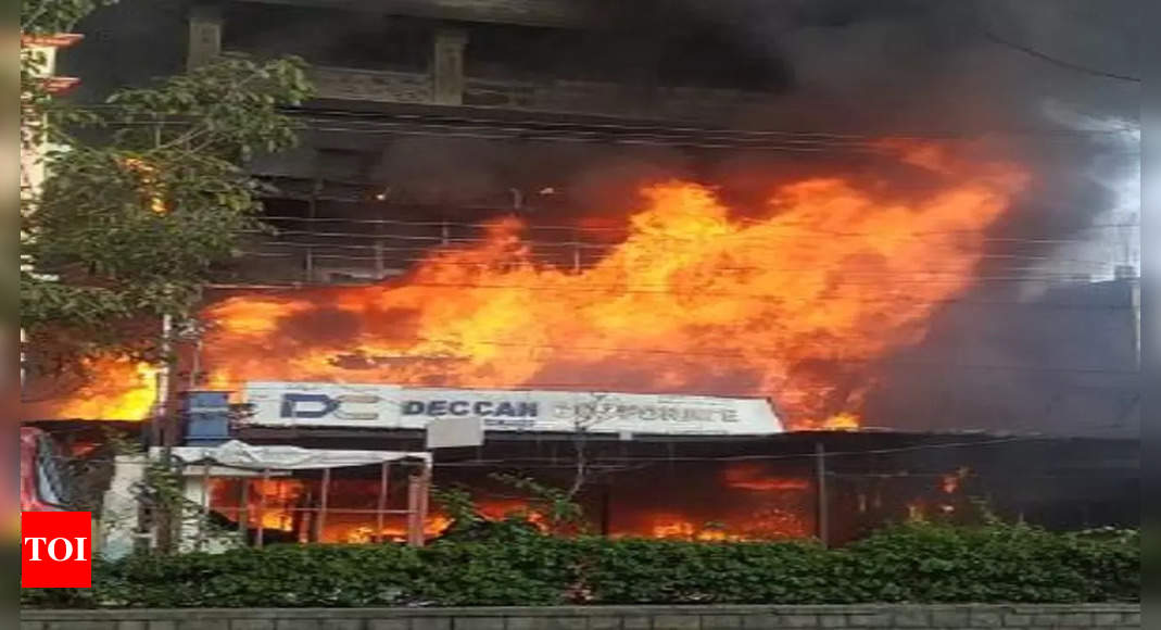 तेलंगाना के सिकंदराबाद जिले में रामगोपालपेट इमारत में भीषण आग लग गई |  हैदराबाद समाचार – टाइम्स ऑफ इंडिया