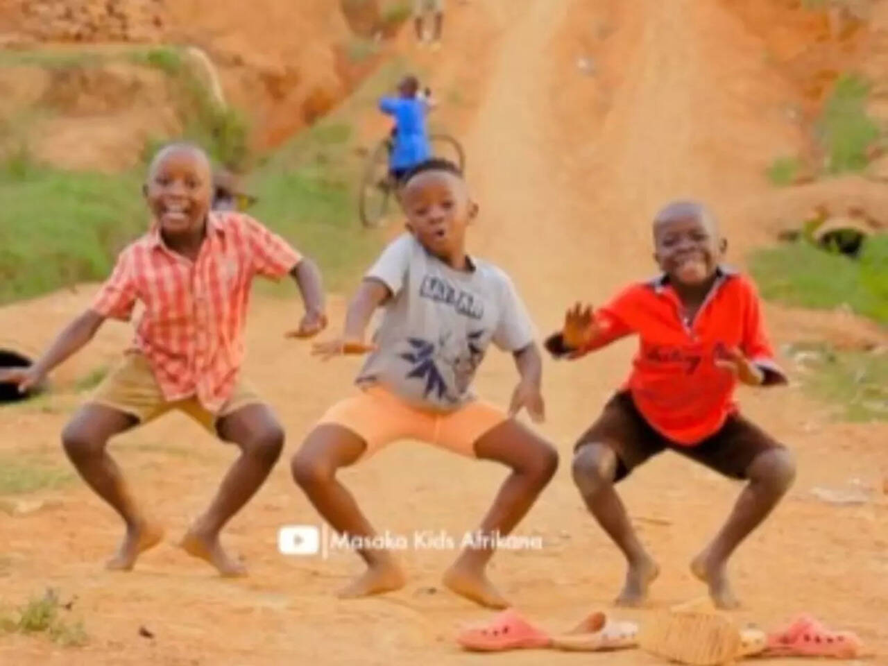 African kids dance to 'calm down'; Internet reacts - Times of India