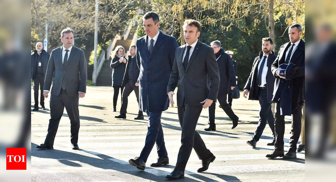 Spanish, French leaders meet to sign friendship treaty – Times of India