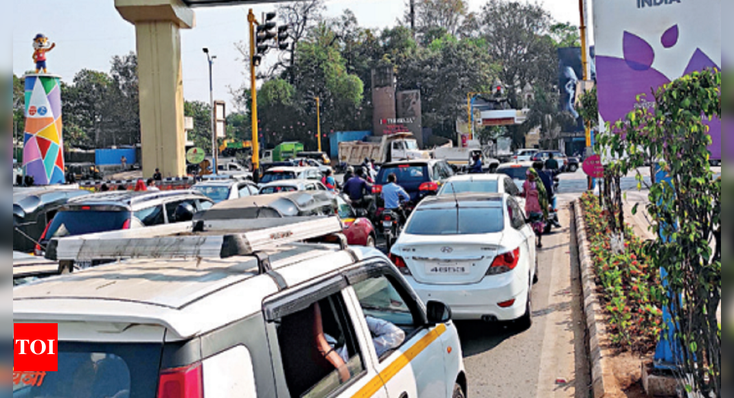 Gunjan: Recalibrate signal timings at Gunjan chowk: Road users in Pune ...