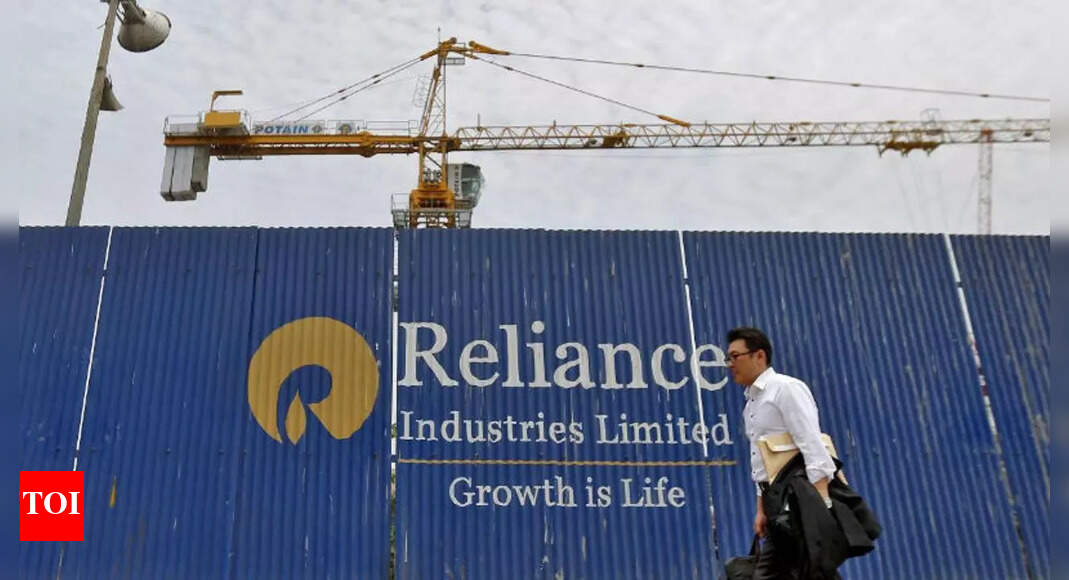 Reliance Industries Q3 net profit falls 15%; Jio posts 28% gains: Key points from RIL results – Times of India