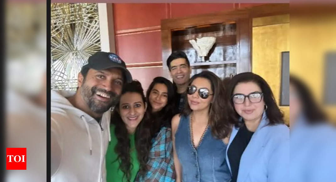 Gauri Khan, Farah Khan, Farhan Akhtar, Shibani Dandekar, Manish Malhotra jet set to Dubai for vacation – Pics inside – Times of India