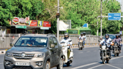 On Delhi roads, safety takes backseat