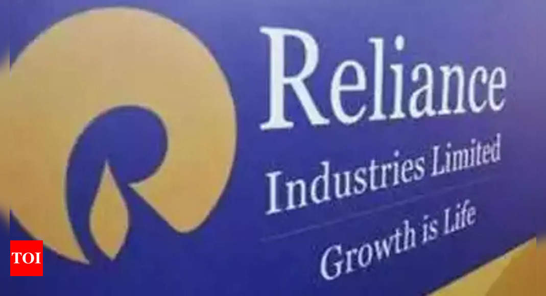 RIL Q3 profit falls 13% to Rs 17,806 crore – Times of India