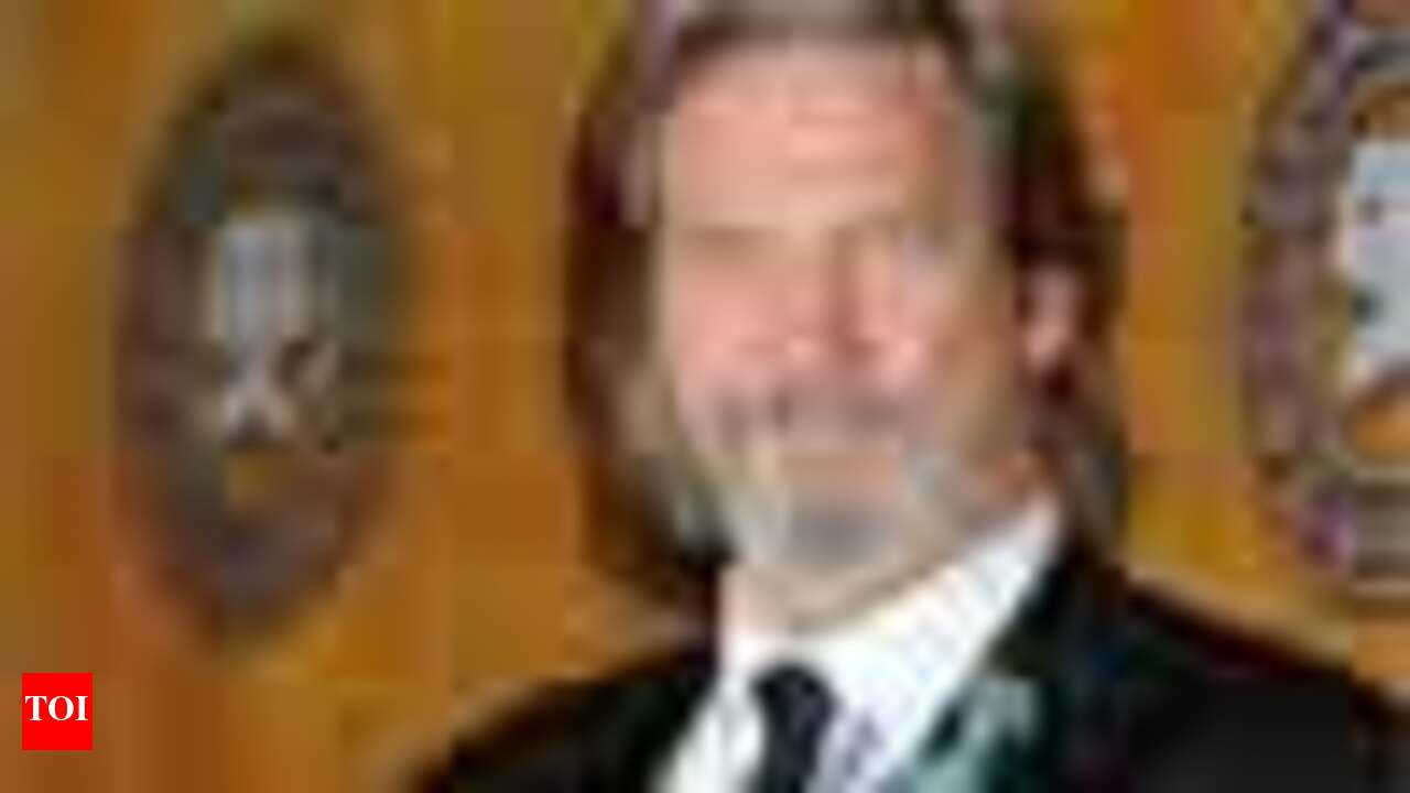 does jeff bridges chew tobacco on Stephen Colbert last night Jeff Bridges Talks About The