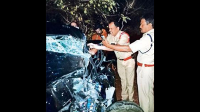 In Telangana, 4 lensmen on way to do photoshoot killed in car crash