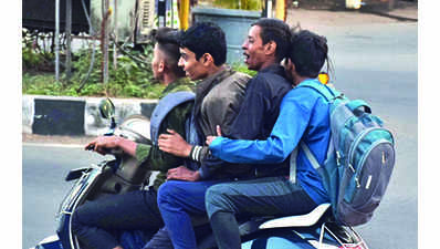 Cops missing & signals broken, traffic chaos rules Char Imli sqr