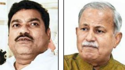 After Rajasthan CM Ashok Gehlot & Sachin Pilot, loyalists too indulge in verbal attacks