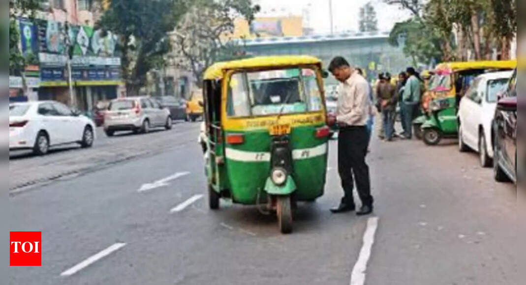 Park Circus Most Signal Violations Near Park Circus, Shyambazar
