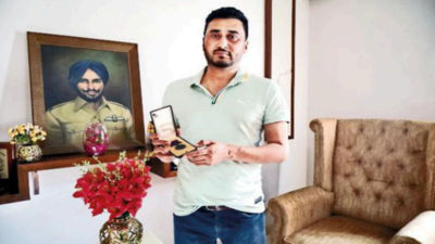 At martyr’s village, residents call for developement as tribute in Ludhiana
