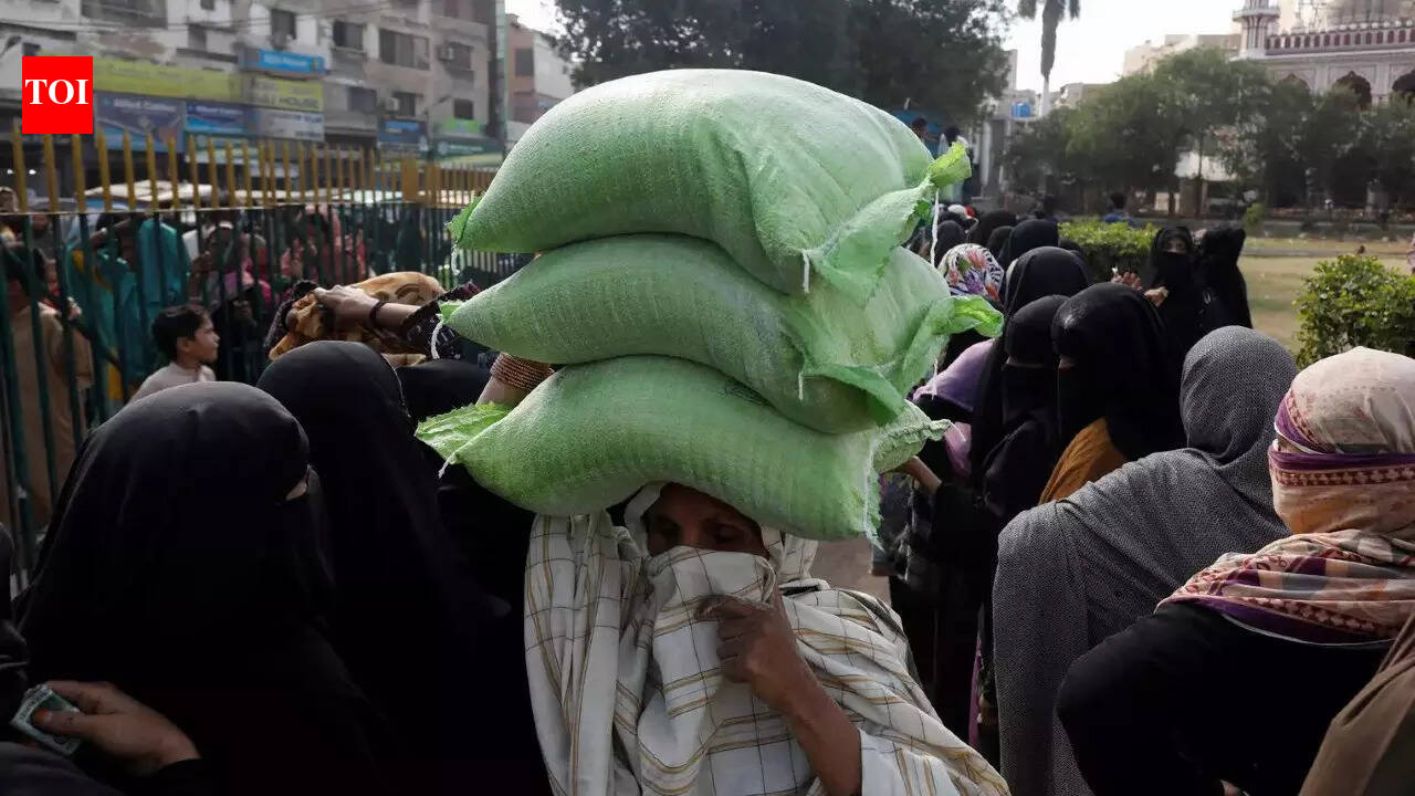 Pakistan raises key rate to 24-year high of 17% as crises mount - The ...