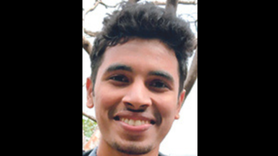 2 Telugu students shot at in Chicago