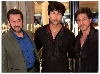 SRK, Salman & Meezaan in an adorable pic