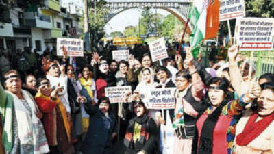 Congress protest against ex-minister holds up traffic at Panchkula-city entry