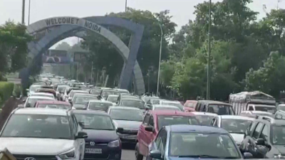 Noida Police issues traffic advisory on diversions at Delhi borders for Republic Day