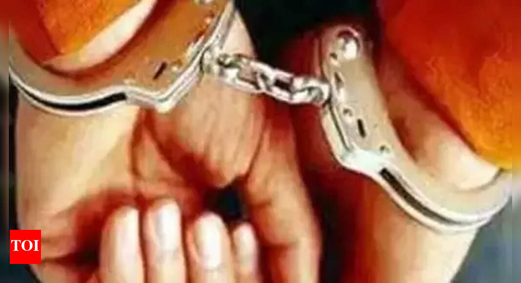 करनाल में भ्रष्टाचार, साजिश और गबन के आरोप में 6 सरकारी अधिकारी, प्राइवेट ठेकेदार गिरफ्तार |  गुड़गांव समाचार – टाइम्स ऑफ इंडिया
