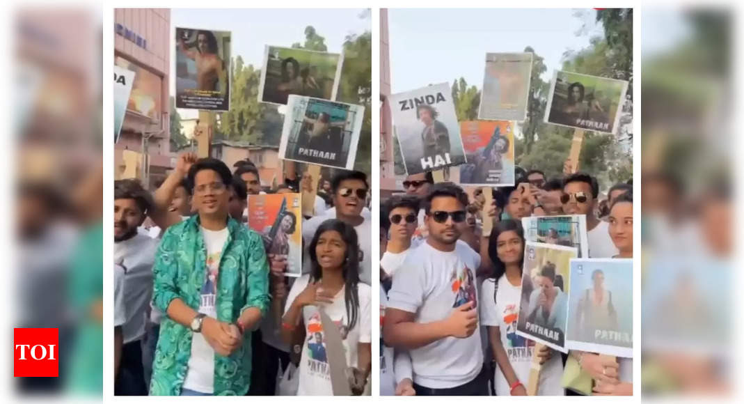 ‘Pathaan’: Shah Rukh Khan’s fans gather outside theatres to celebrate the superstar’s comeback on big screen – Times of India