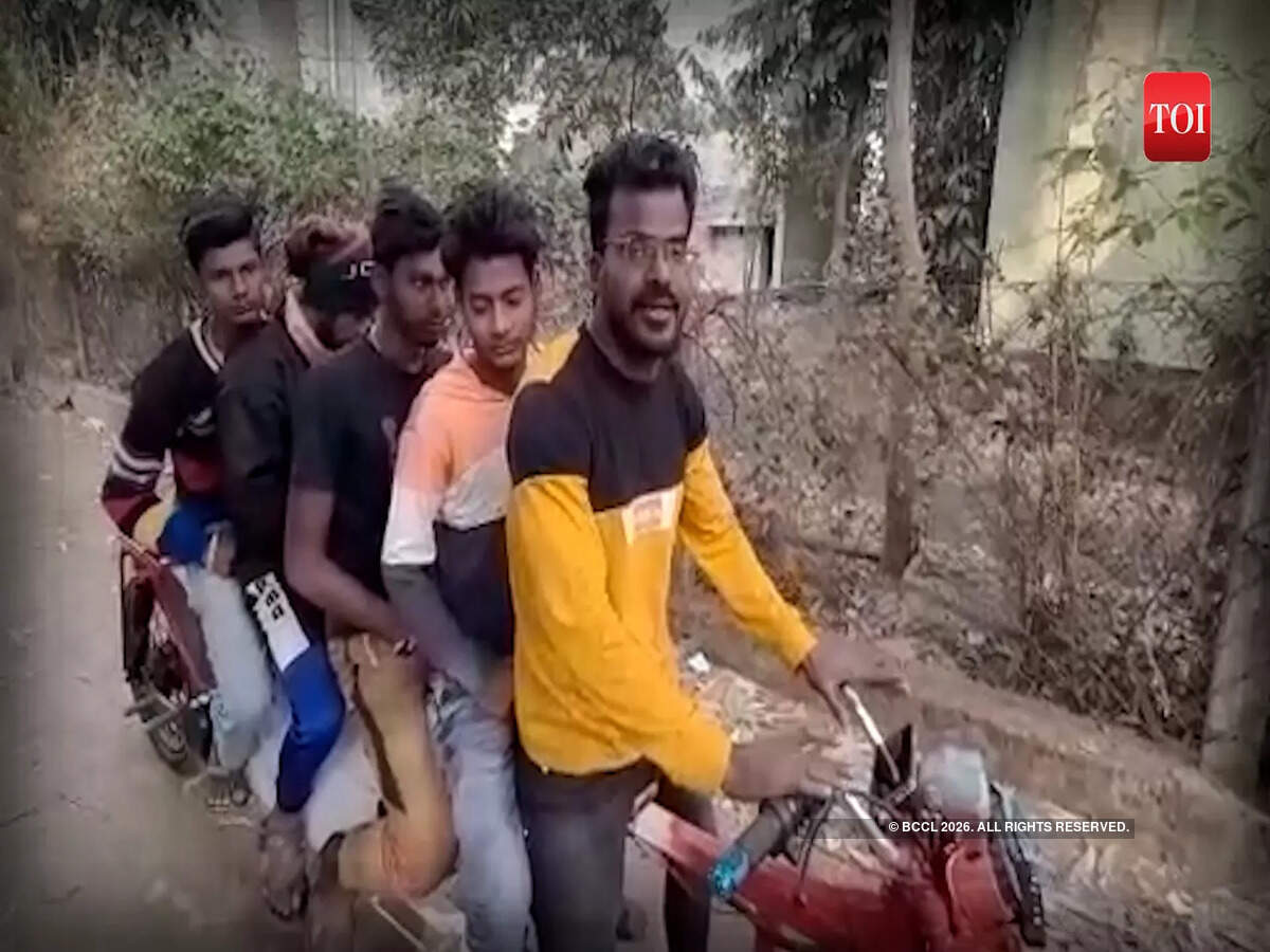 Durgapur man makes an electric bike that accommodate 10 people | City -  Times of India Videos