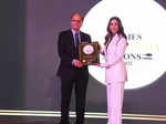 (Gulati Restaurant) Vinod Gulati felicitated by Malaika Arora