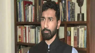 AK Antony's son Anil Antony quits Congress