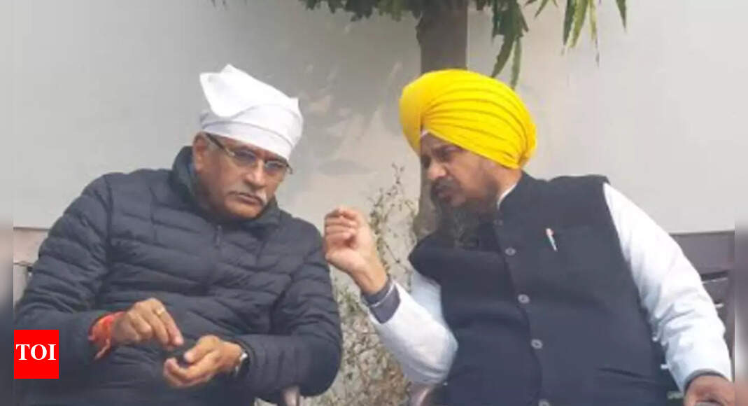 Union minister Gajendra Singh Shekhawat meets Akal Takhat Jathedar ...