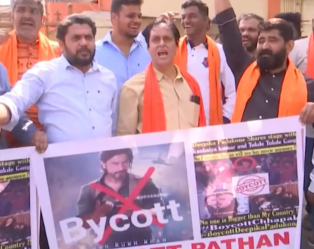 
Karnataka: VHP supporters burn ‘Pathaan’ posters in Bengaluru
