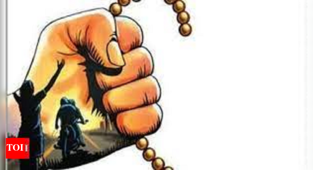 आईटी पेशेवर ने पुणे में 4 लोगों पर उसकी चेन और फोन लूटने का आरोप लगाया |  पुणे समाचार – टाइम्स ऑफ इंडिया
