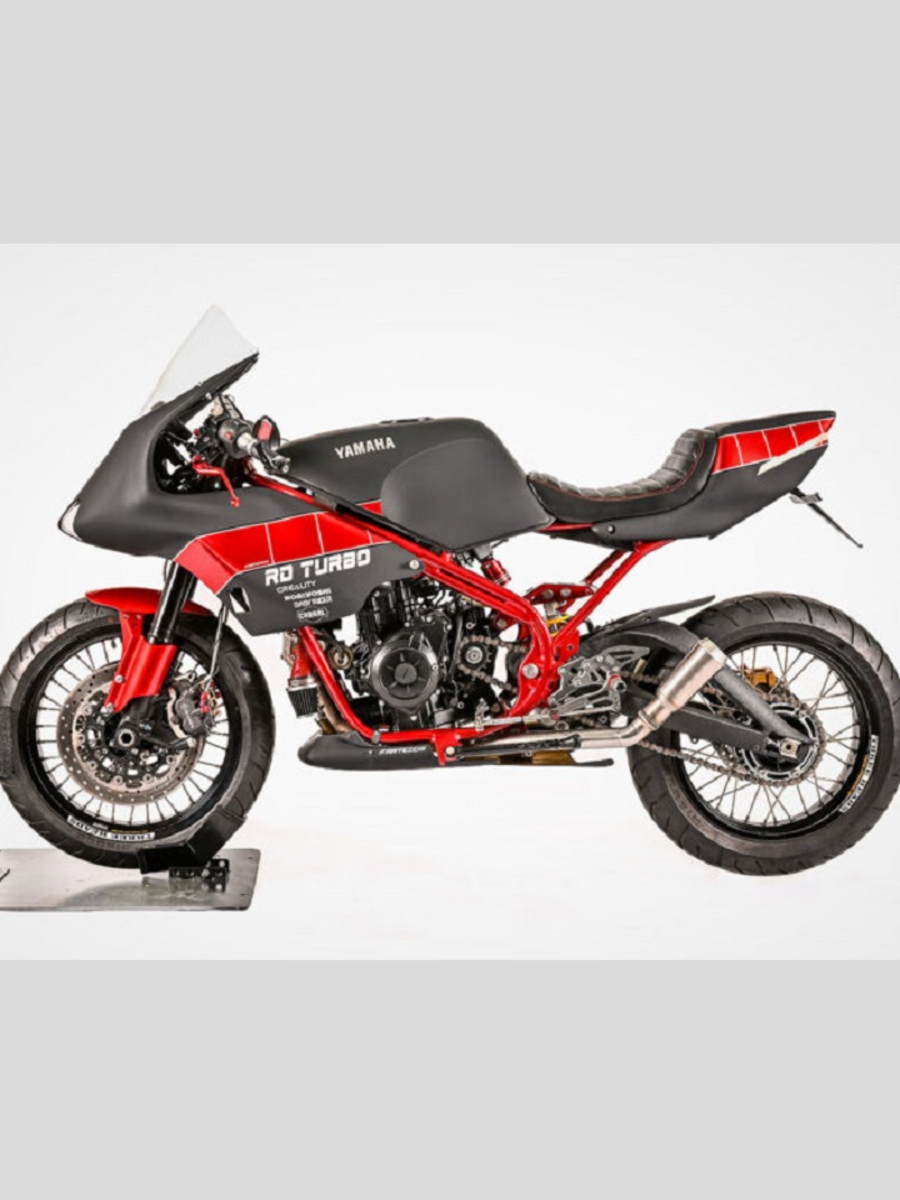 Custom madness! Yamaha RD350 with a turbocharged R3 engine in images