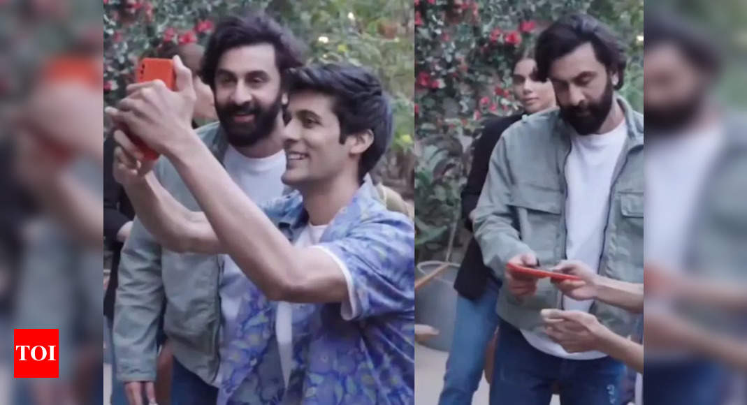 Ranbir Kapoor throws a fan's phone out of frustration, netizens say ...