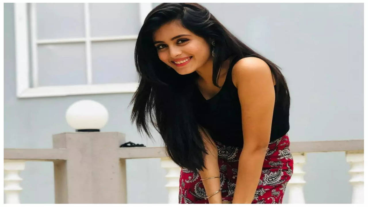 Exclusive! Rhea Sharma is not playing the grown-up Pihu in Bade Achhe Lagte  Hain 2 - Times of India