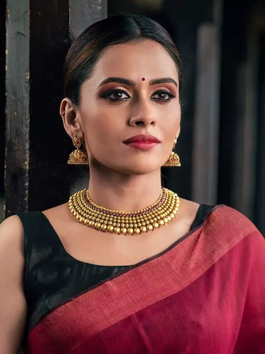 Dhanya Mary Varghese flaunts her love for sarees | Times of India