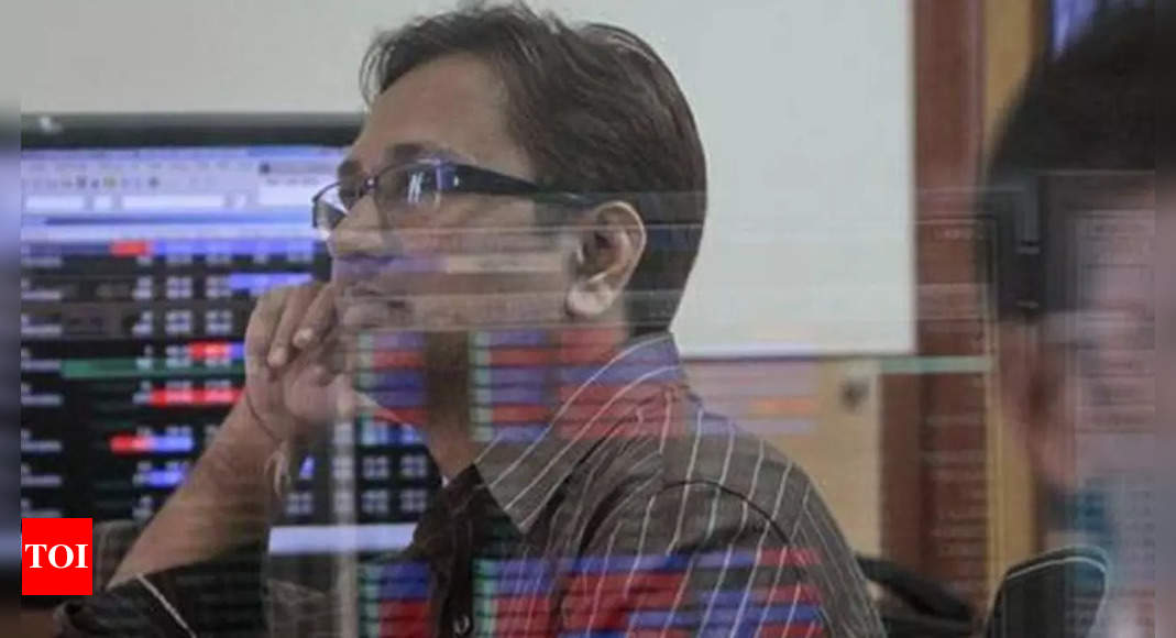 Stock market investors lose more than Rs 10.73 lakh crore in two trading sessions – Times of India