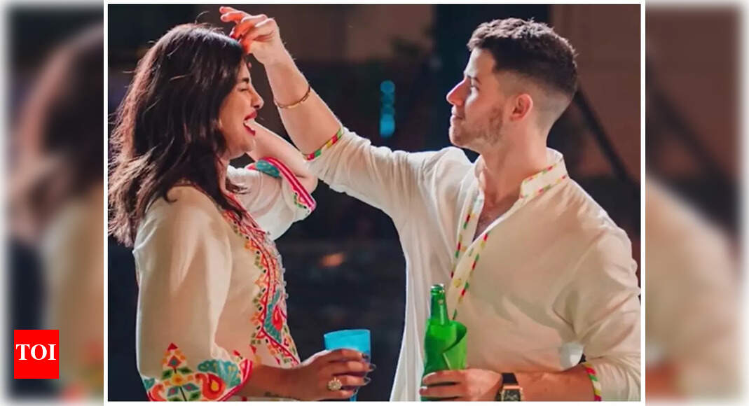 Priyanka Chopra recalls when Nick Jonas became the ‘dramatic’ Hindi movie hero and put a chutki sindoor on her head – Times of India