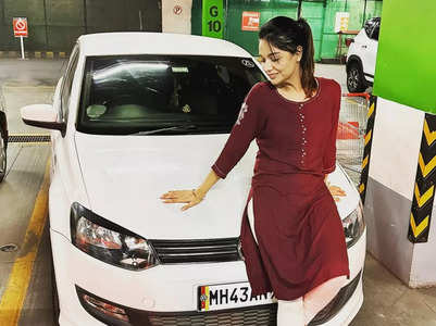 Divya Agarwal bids adieu to her old car