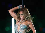 Jennifer Lopez dazzles the crowd