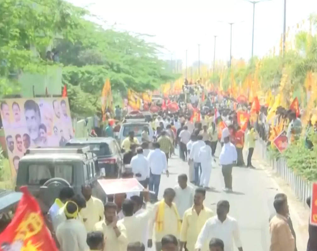 
Andhra Pradesh: TDP workers join ‘Yuva Galam Padyatra’ in Kuppam
