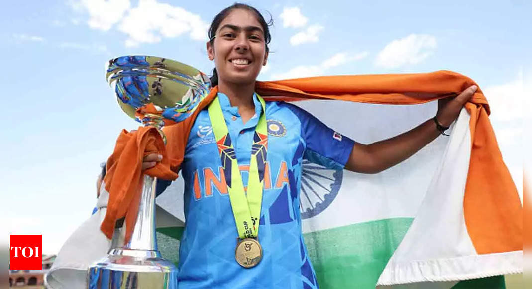 Bulandshahr girl Parshavi Chopra whose 3-wicket haul led India into World Cup finals big Shane Warne fan | Meerut News – Times of India