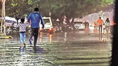 Sunday rain takes Ahmedabad residents by surprise