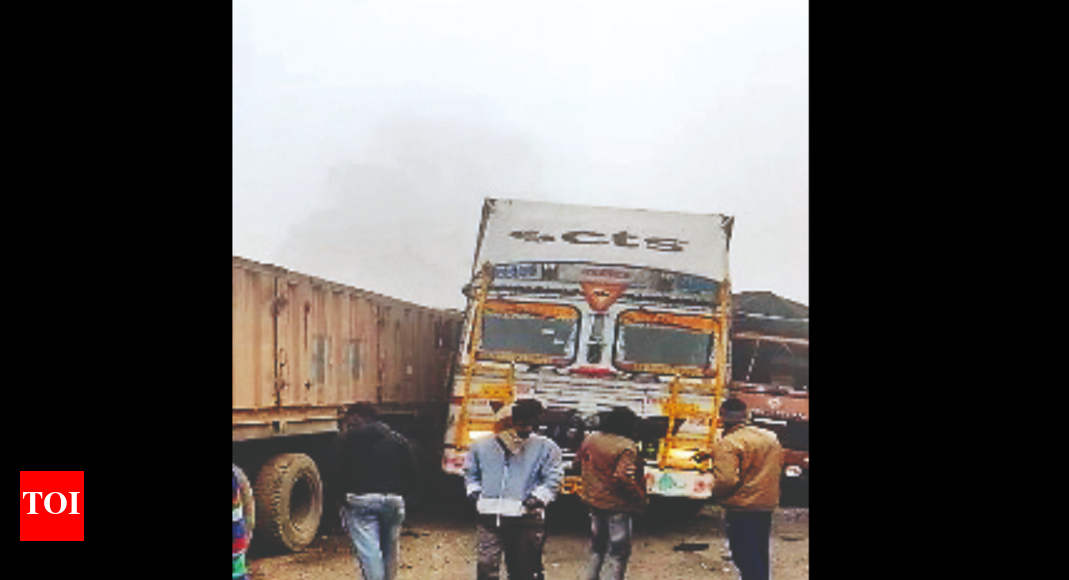 15 Hurt In Pileup Of Vehicles On Lucknowkanpur Highway Kanpur News