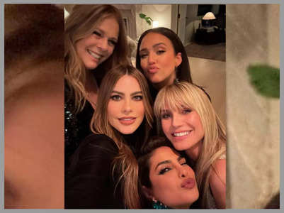 Priyanka chilling with Heidi Klum and others