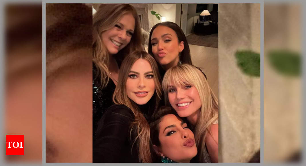 THESE photos of Priyanka Chopra chilling with Sofia Vergara, Jessica