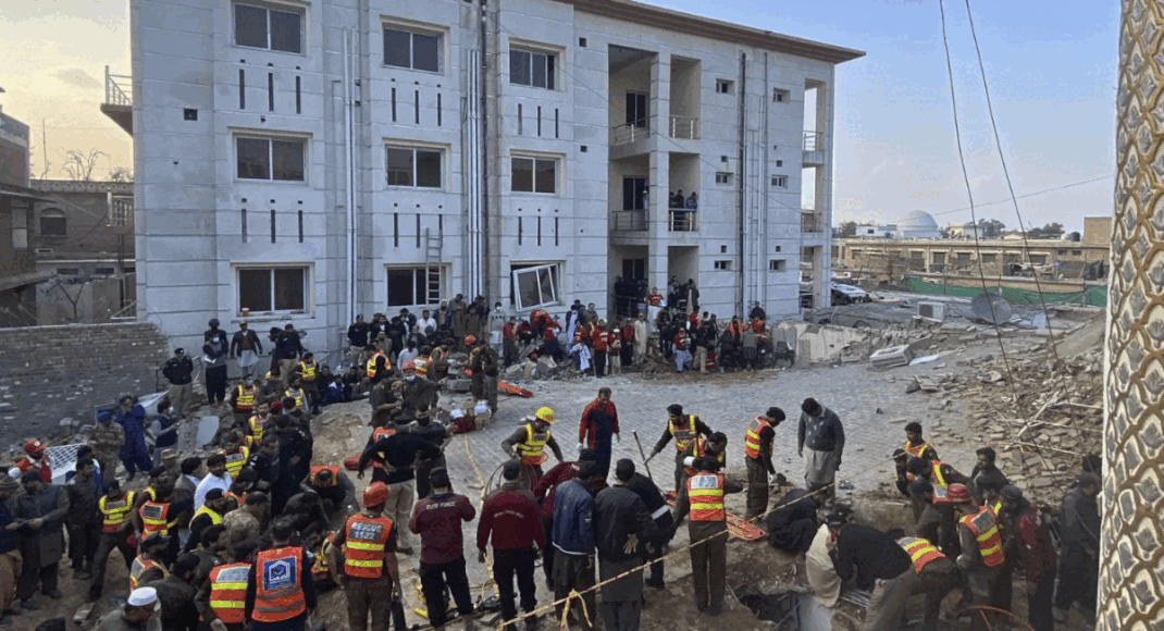 Peshawar Bomb Blast | Pakistan Mosque Attck Live 63 150 hurt mosque in Pakistan's Peshawar; Taliban claims responsibility
