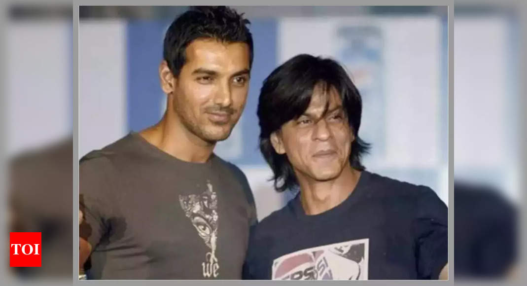 Shah Rukh Khan says John Abraham was kind to him in action scenes; calls him the ‘backbone’ of ‘Pathaan’ – Times of India