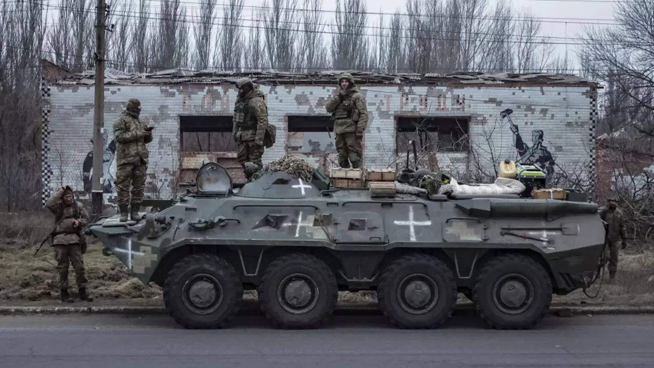 Russia claims gains in relentless battles in east Ukraine - Times of India